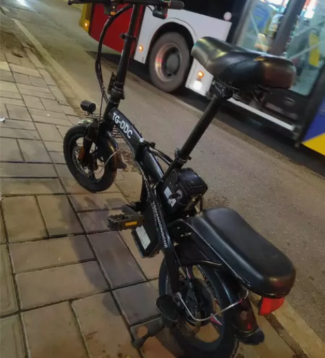 折叠车电动车48付,一切正常使用刹车灵敏。...