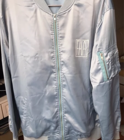 男款棒球服 衣长80cm 胸围65 不退换...