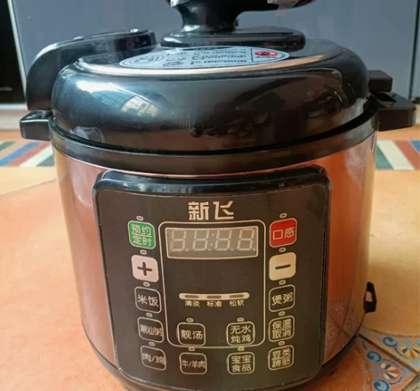 ?小熊微压电饭煲家用珐琅内胆3升电饭锅4一...