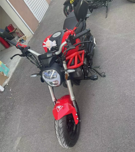 小姐姐一手车，小怪兽，5月份上牌，400公...