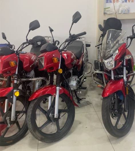 豪爵摩托，成色新，可咨询 感兴趣的话点“我...