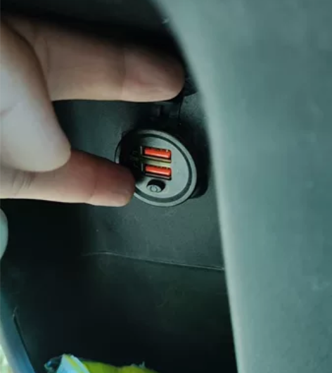 电动车充电口安装电动车USB充电口安装 支...