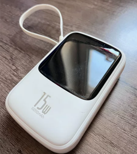 倍思充电宝 成色：磨损如图使用次数：不超过...