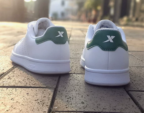 特步女鞋板鞋男鞋小白鞋旗舰正品2020春季...