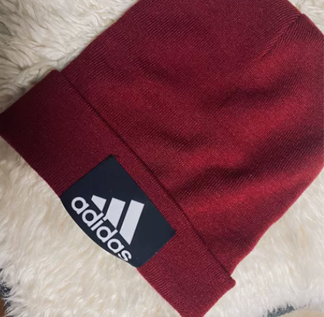 专柜正品圣诞红阿迪达斯帽子 感兴趣的话点“...