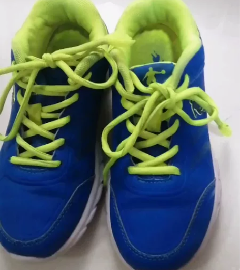 乔丹蓝黄运动鞋革面跑鞋，34码 感兴趣的话...