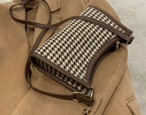 《清仓大甩卖包邮》上新流行法式法棍腋下包女...