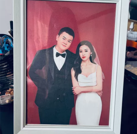 手绘彩铅人物肖像画，根据大小人物多少来定价...