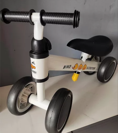 【全新未拆封】宝宝四轮平衡车无脚踏儿童1一...