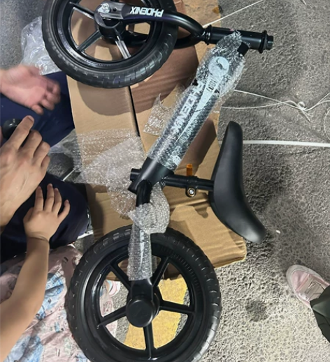 全新凤凰牌儿童滑步平衡车 感兴趣的话点“我...