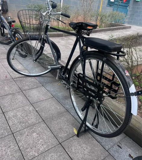 崭新上海永久二八大杠，才买几个月，在家不怎...