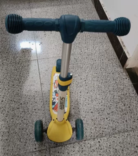 搬家，出闲置 滑板车家里有三个，这个没骑过...