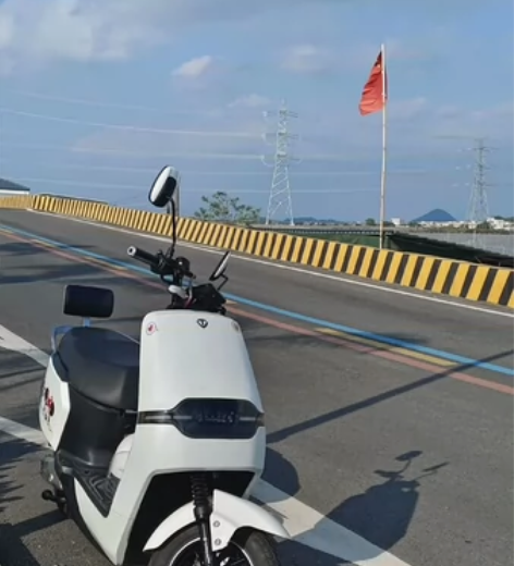 出台铃二手电动车一台, 配新电池,配新充电...