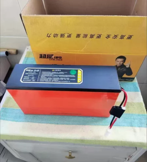 超威48v12a电池。能跑30公里这里。这...