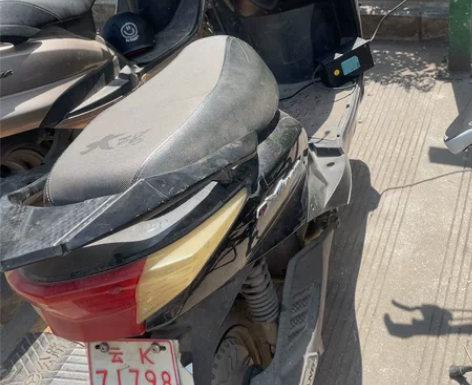 小姐姐二手电瓶摩托车，老牌子，带白牌，不用...