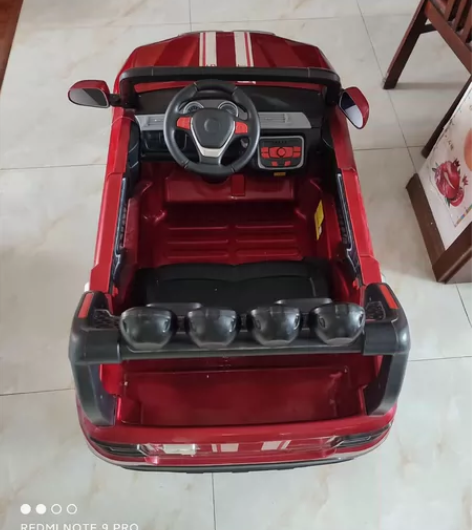 出售儿童电动大汽车，入手时1000多，新换...