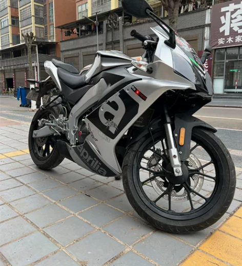 阿普利亚150，19年车成色自定义一般，车...