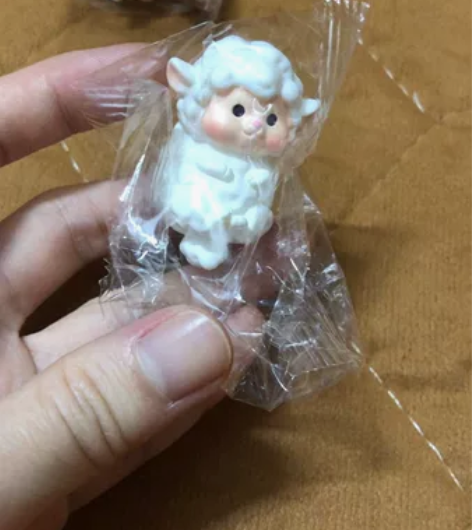 新款可爱卡通小绵羊摆件客厅装饰学生毕业礼物...