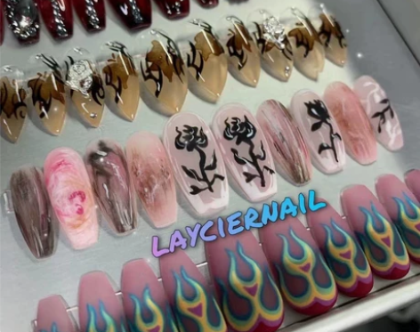 ?辣妹y2k? ?纯手工定制手绘穿戴美甲?...