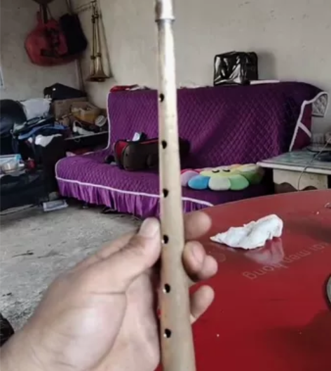 铜唢呐一支，出售，纯手工制造。有意私聊，出...