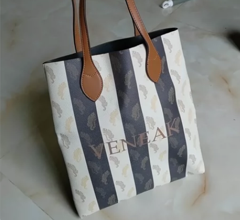 全新单肩包 感兴趣的话点“我想要”和我私聊...