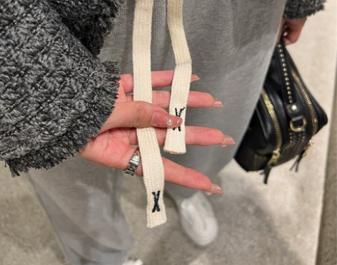 灰色运动裤女秋季新款卫裤高腰宽松加绒显瘦直...