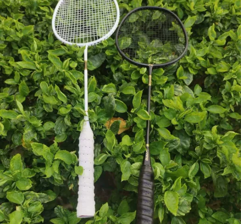 李宁全碳素超轻羽毛球拍 ，原来买来300多...