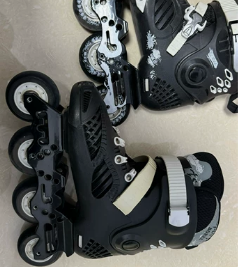 九成新旱冰鞋，72至76厘米 感兴趣的话点...