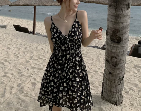 三亚度假海边旅行穿搭吊带沙滩裙小个子法式复...