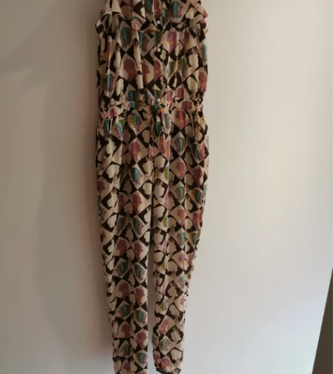 连体裤L码，建议S或者M码的妹子穿，里面可...