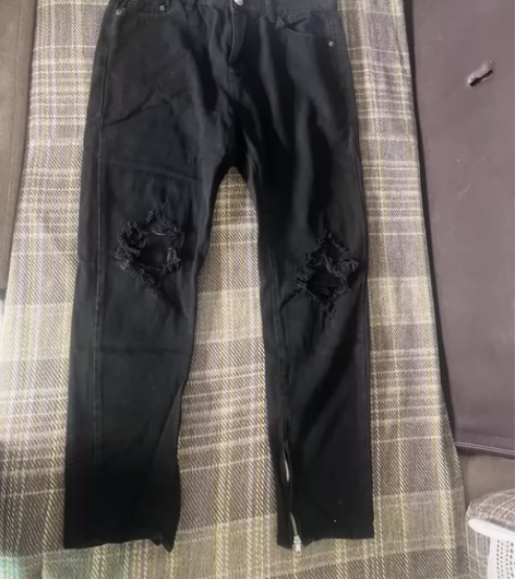 高街破洞牛仔裤  码数33   之前200...