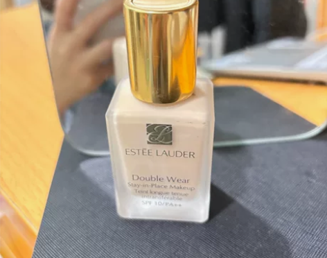 雅诗兰黛dw粉底液 色号1w1 仅使用4-...