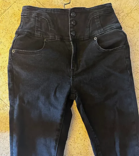 黑色高腰紧身牛仔铅笔裤28码 背后腰部镂空...