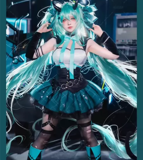 【租】初音小浣熊绝色漫L码大全套,有道具叉...