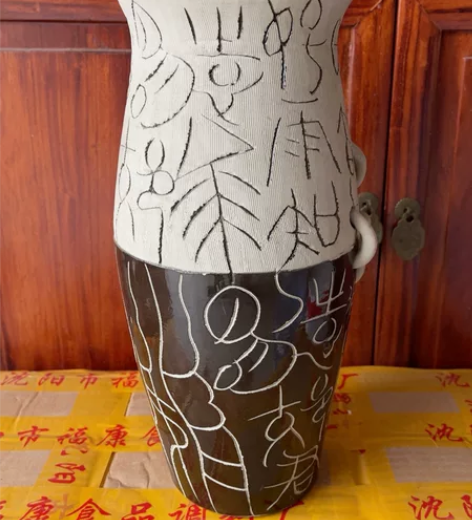 景德镇出品非常好看的甲骨文镂空花瓶 感兴趣...