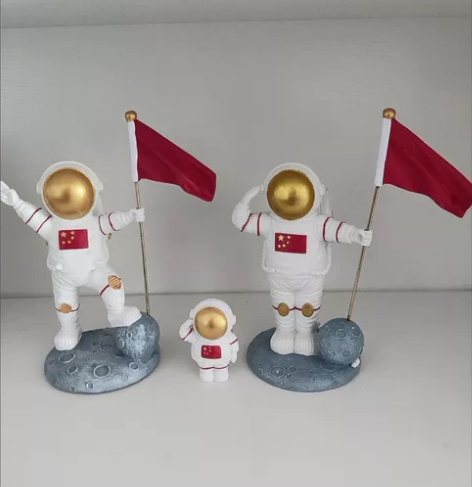 宇航员摆件可爱现代家居客厅桌面酒柜摆饰生日...