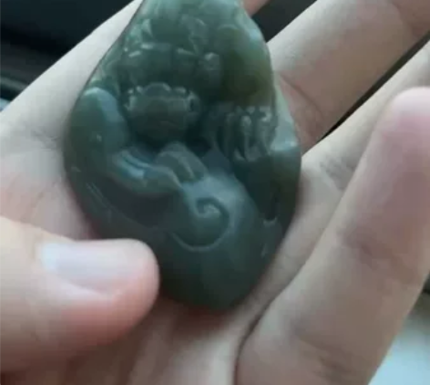 和田玉青玉籽料貔貅，揭阳师傅雕刻，油性好，...