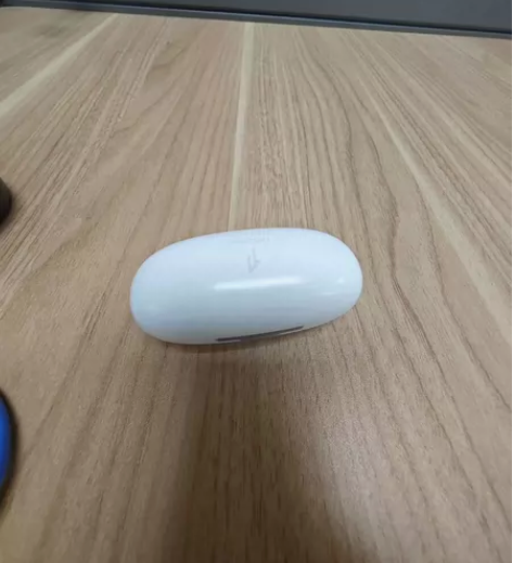 万魔充电仓 万魔舒适豆两只耳机都丢了，剩个...