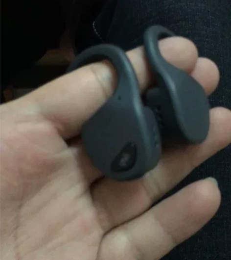 全新 4.1 蓝牙耳机跑步运动耳机。音质不...