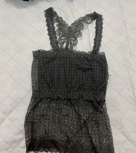 蝴蝶美背蕾丝不带内衣的小背心，裸空设计带点...