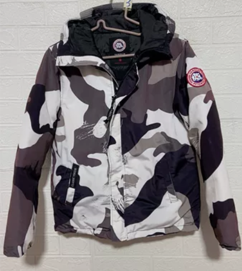 品牌男士羽绒服。胸围98衣长65 感兴趣的...