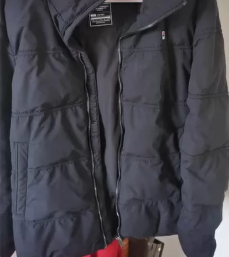斐乐男羽绒服 175码数，穿了三个月，洗过...