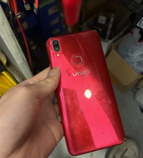 y83 能开机外爆当内爆出账号已退，售出不...