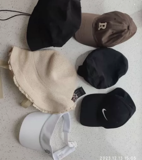 帽子合集，都全新带吊牌或带过一俩次。都包邮...