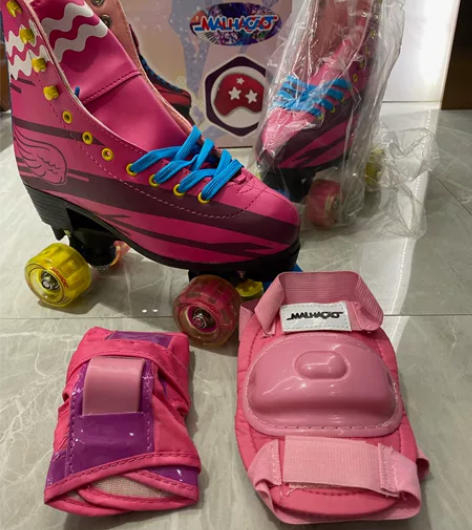 全新旱冰鞋，双排轮带闪光滑冰鞋，出口美单抵...