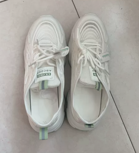 女士全新单网运动鞋 感兴趣的话点“我想要”...