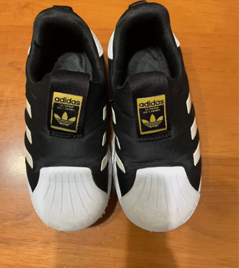 阿迪达斯经典金标三叶草25码 专卖店购入，...