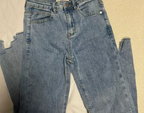 钱夫人XUELI家浅色小脚牛仔裤 S码的 ...