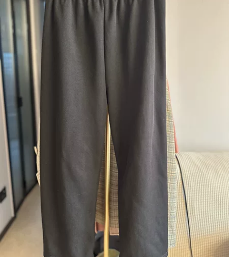 加绒黑色阔腿裤 裤长90cm 腰围63cm...