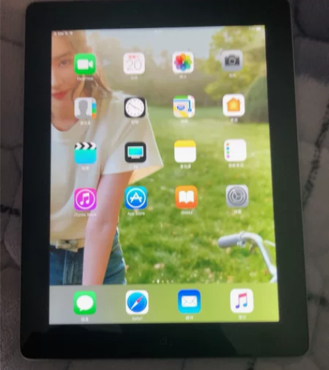 已开学《急出 急出》女大学生闲置的ipad...